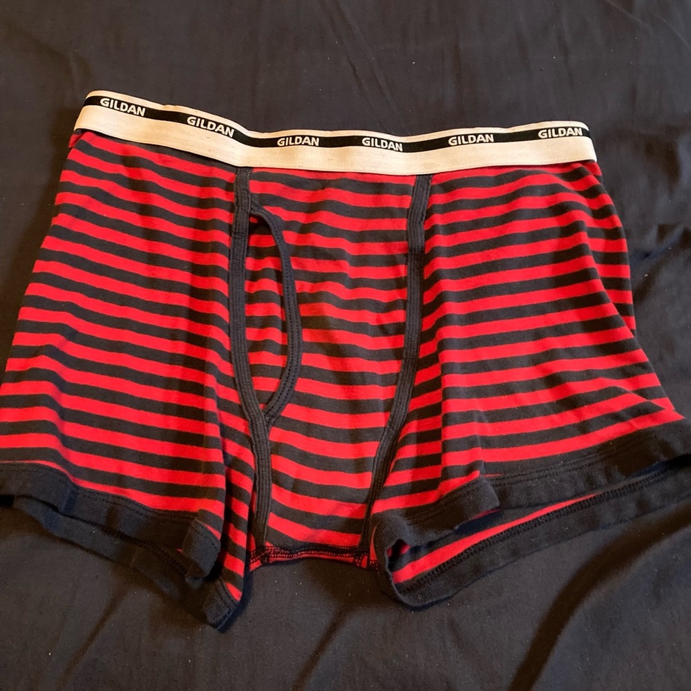 Used men’s Gildan underwear medium